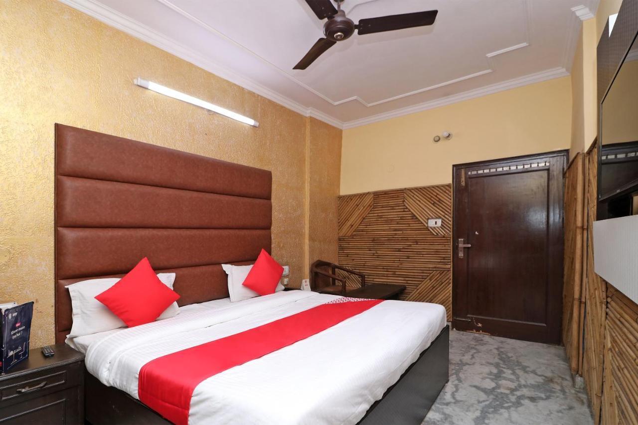 Oyo 29304 Hotel Pooja Yamuna Nagar Luaran gambar