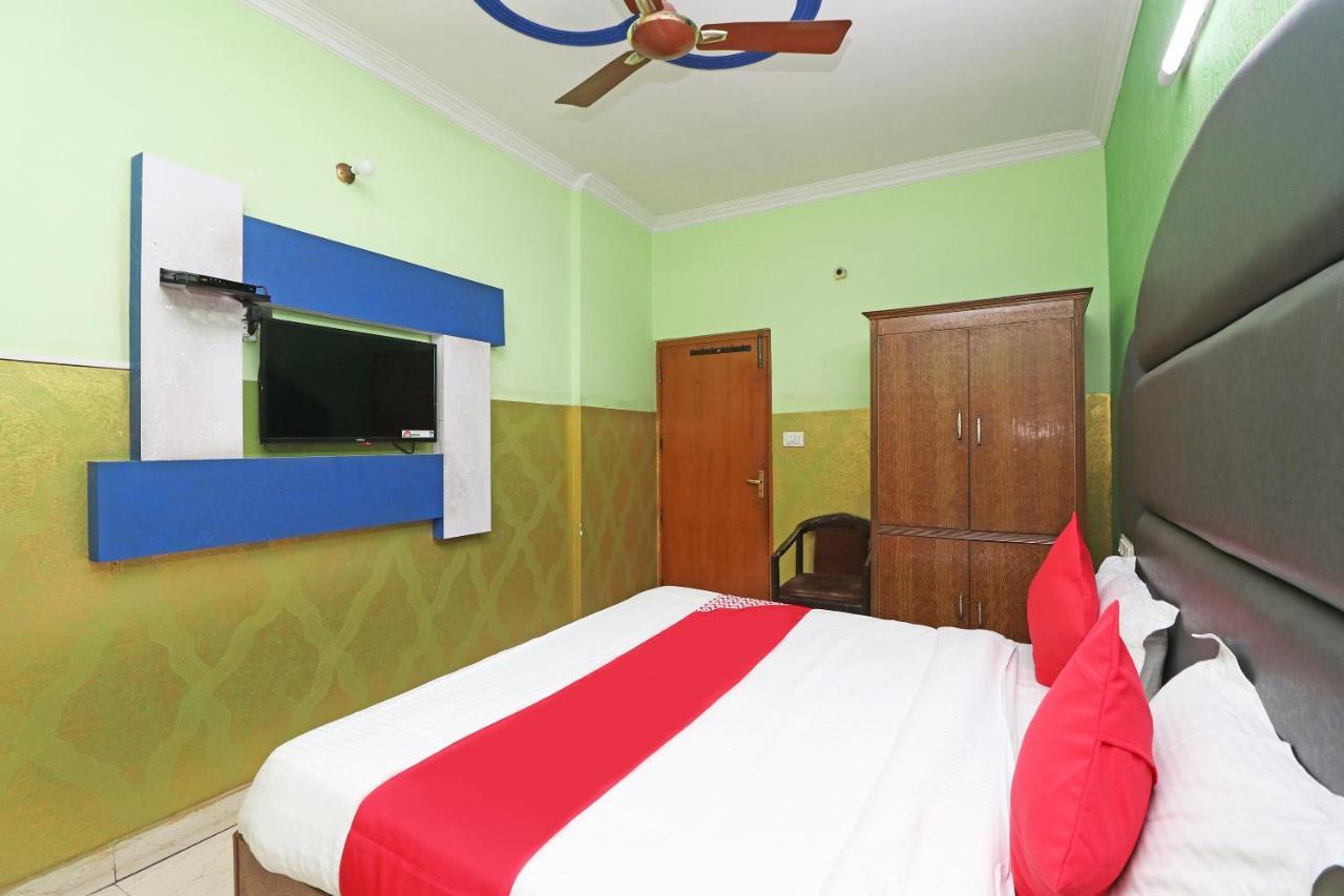 Oyo 29304 Hotel Pooja Yamuna Nagar Luaran gambar