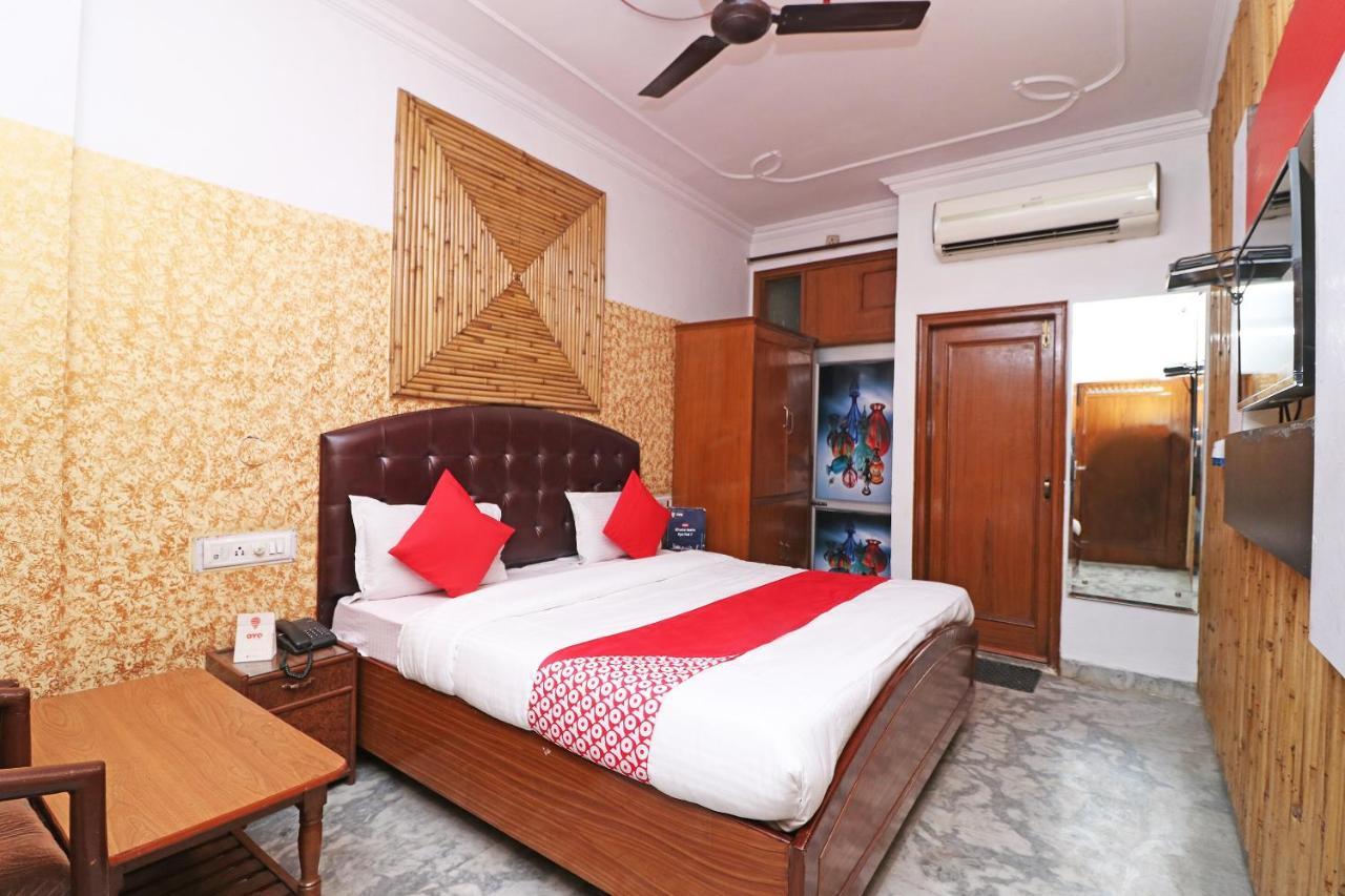Oyo 29304 Hotel Pooja Yamuna Nagar Luaran gambar