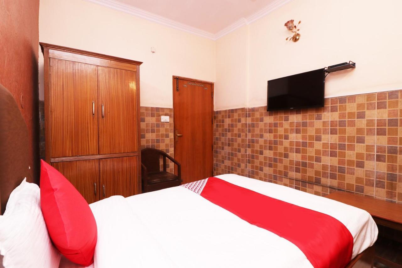 Oyo 29304 Hotel Pooja Yamuna Nagar Luaran gambar